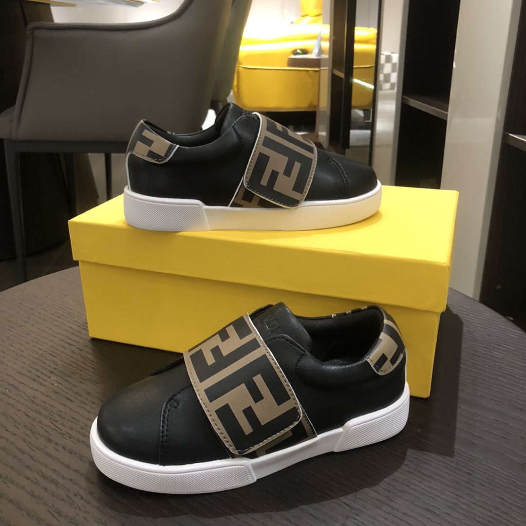 Children's shoes child